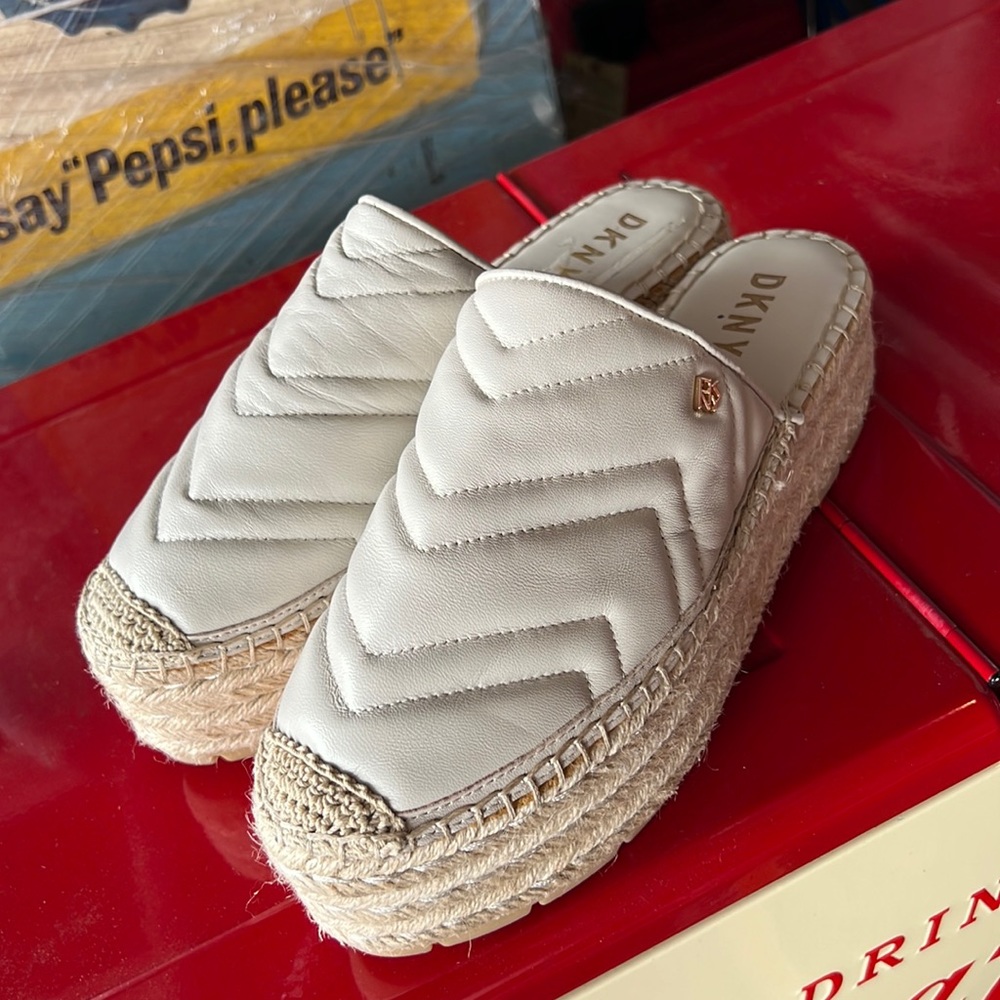 Great leather espadrille mules. Easy on and off! Great for almost all seasons!